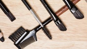 Инструменты бровиста: полный список профессионального оснащения мастера
