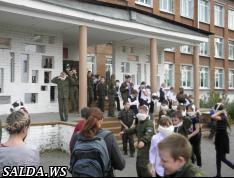 Учения по эвакуации в Верхнесалдинской школе № 17