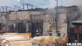 Пожар в здании производственного цеха по изготовлению пиломатериалов