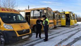 Сотрудники Госавтоинспекции проверили автобусы, предназначенные для перевозок детей