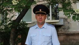 В Свердловской области участковый уполномоченный полиции спас из пожара детей и их отца