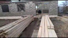 Строительство в Должанской продолжается, дом из арболит блока, подготовка к монтажу крыши