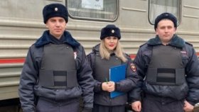 Сотрудники ЛОП на железнодорожной станции Валуйки  обеспечили безопасное путешествие группе детей