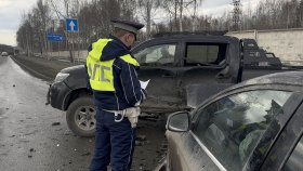 В Первоуральске сотрудники Госавтоинспекции выясняют обстоятельства ДТП с участием несовершеннолетних пассажиров