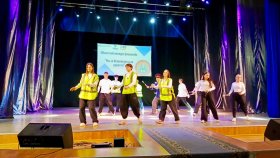 Студенты Урала креативно напомнили о ПДД на традиционном конкурсе-флешмобе