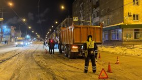 В Нижнем Тагиле сотрудники Госавтоинспекции выясняют обстоятельства ДТП в результате, которого травмировался водитель и ребенок - пассажир