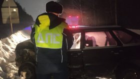 Автоинспекторы устанавливают обстоятельства ДТП с пятью пострадавшими, которое спровоцировал пьяный и не имеющий прав водитель