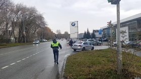 Госавтоинспекция Екатеринбурга устанавливает обстоятельства дорожно – транспортного происшествия в котором пострадали 4 человека, в том числе двое детей