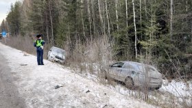 Госавтоинспекция устанавливает обстоятельства массового ДТП на трассе Екатеринбург-Серов
