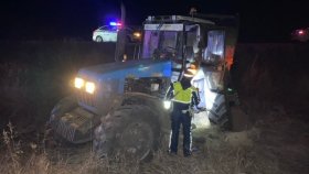 Автоинспекторы выясняют обстоятельства смертельного ДТП с трактором на трассе «Смолинское – Зарубина»
