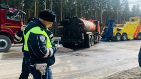 Госавтоинспекция Свердловской области отработала взаимодействие с экстренными службами в ходе учений по ликвидации последствий массового ДТП на строящейся трассе М-12 «Екатеринбург - Тюмень»