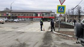 Сотрудники Госавтоинспекции выясняют обстоятельства ДТП, в результате которого пострадал пешеход